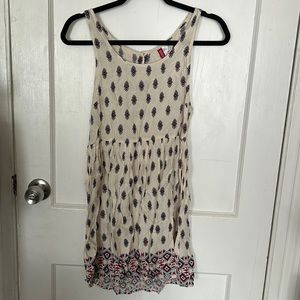 Light white blue red dress small